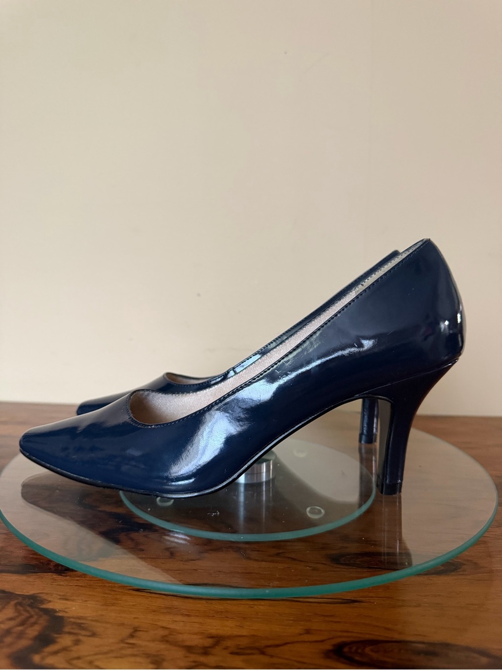 Life Stride Courtney Navy Patent Pointed Toe Heels - Size 7.5